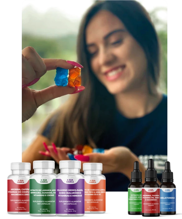 garota segura gummy bear de suplementos white label de um fornecedor de marca própria